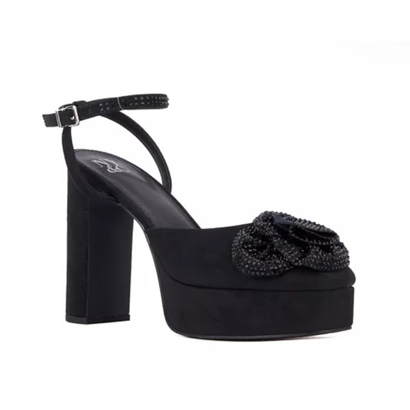 New York & Company Shoes - NY&C Raya Black Flower Platform Heels‎ 10 NIB Chunky Dressy Pumps